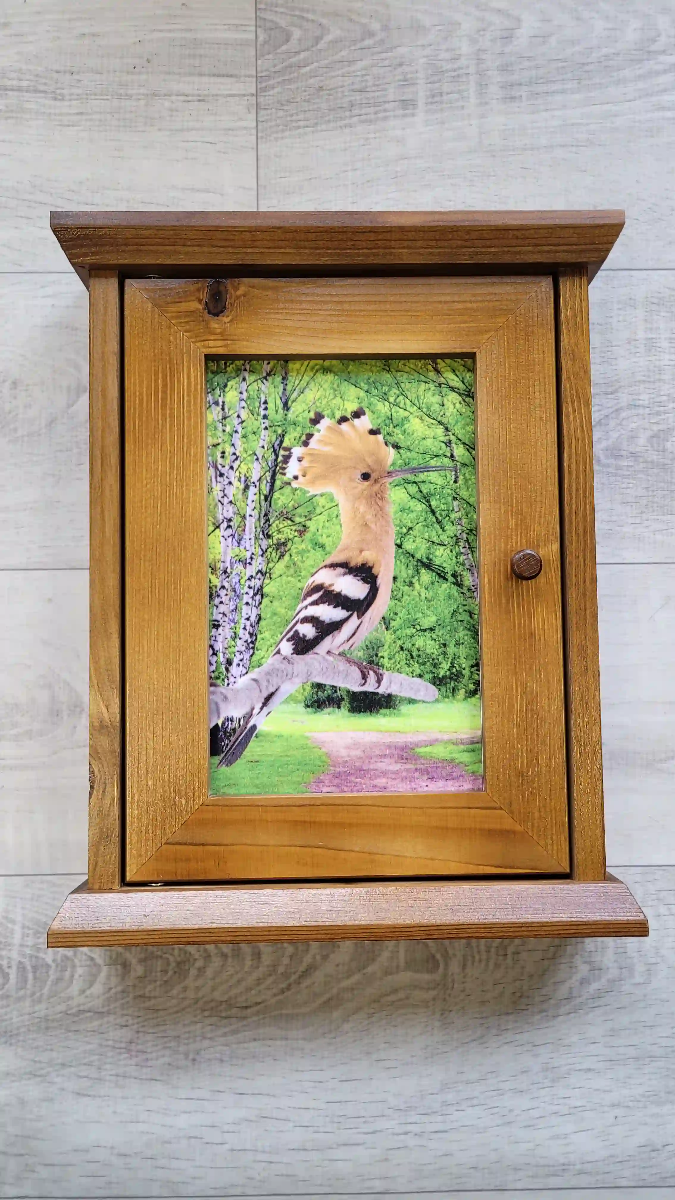 PIKUSA — Schlüsselkasten, dunkles Holz, Wiedehopf-Motiv